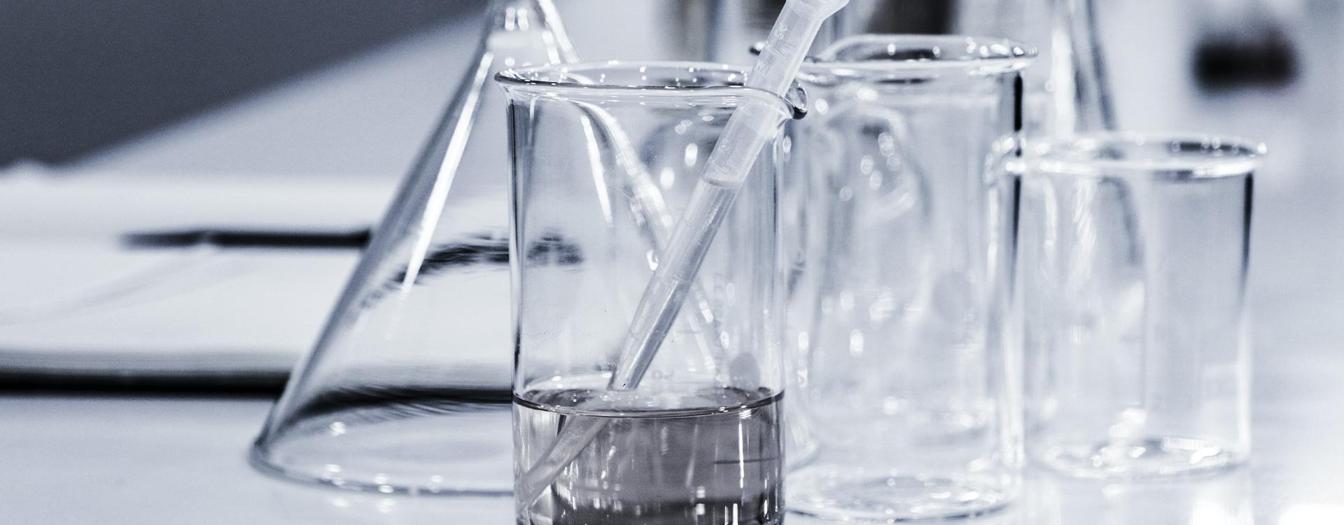 Adhesion accelerator